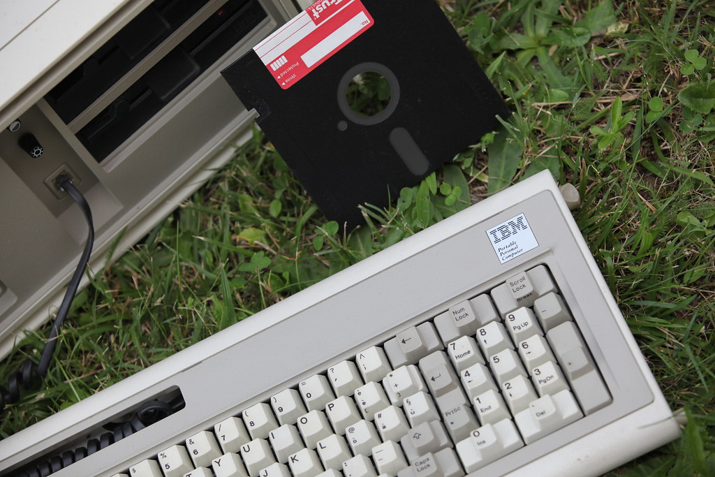 IBM Portable Personal Computer :: Retrocomputing on the green