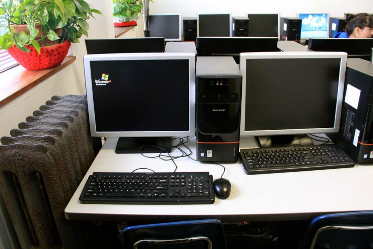 Public Computers at Poder Learning Center